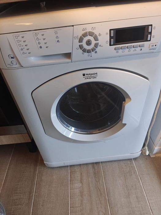 Masina de spalat Ariston Hotpoint, cu uscător