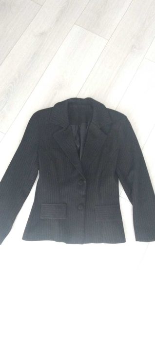 Sacou elegant negru cu dungi discrete marimea 38