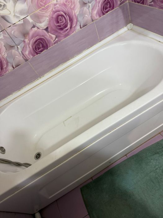 Продаю акриловую ванну б/у.