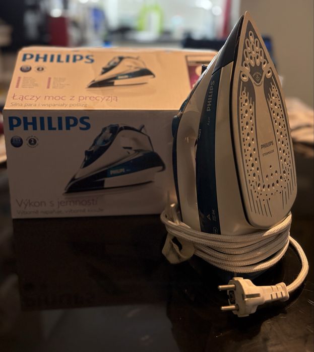 Парна ютия на Philips Azur GC4410 2400W с кутия