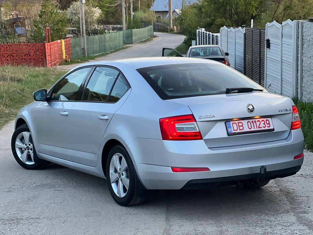 Skoda Octavia 2014 Dsg 
Automata DSG 
Motor 1.6 Tdi 
105 cai
Dublu cli