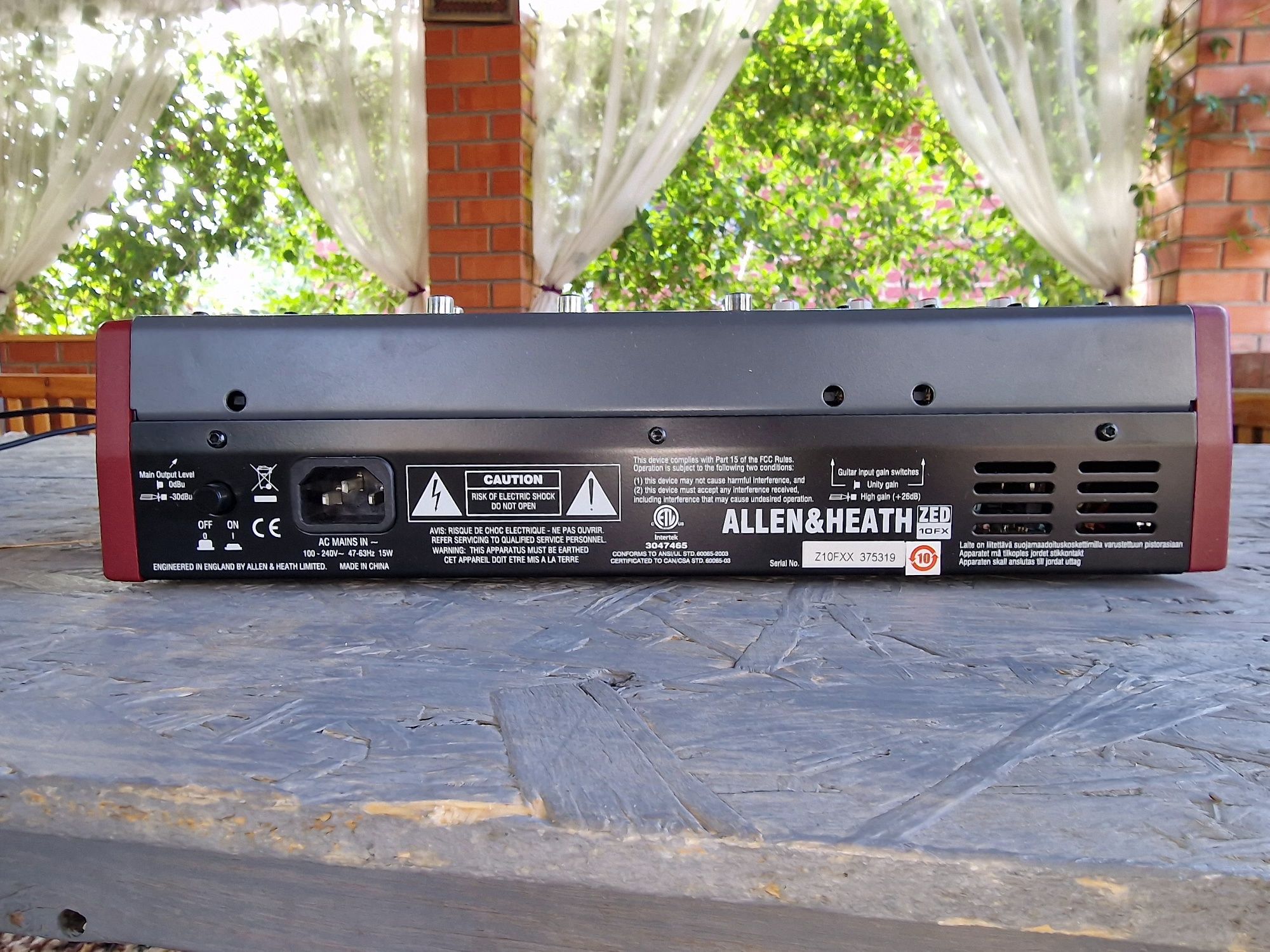 Микшерный пульт Allen&Heath