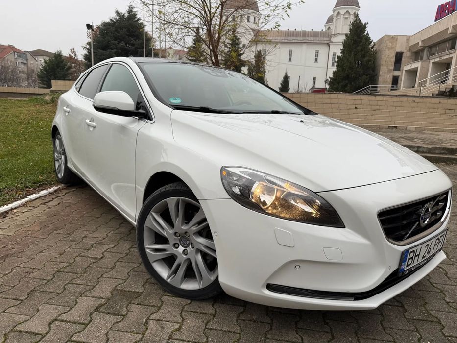 Volvo V40 Volvo V40, 2.0 Diesel, 5 Pistoane, 190650 km reali Panoramic Neg