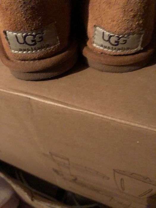 Cizme UGG Australia, piele intoarsa si blana, ca noi, mar. 34