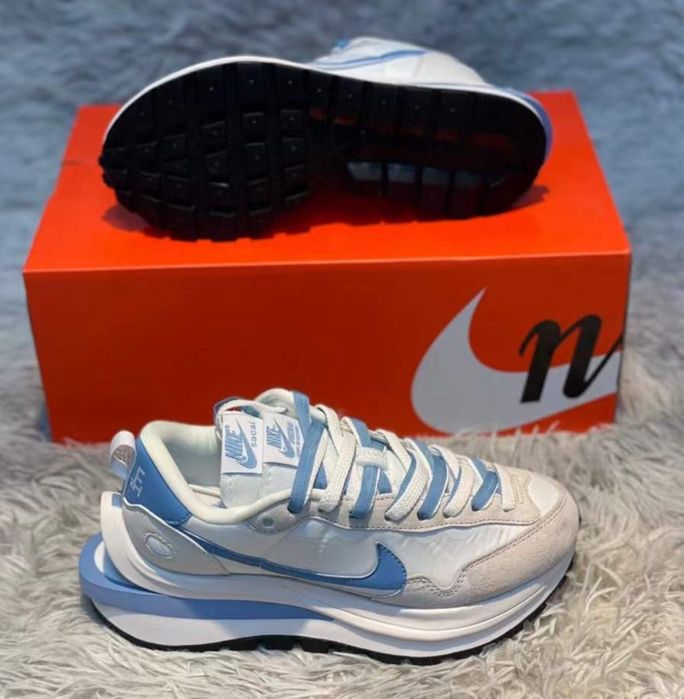 Дамски маратонки Sacai x Nike VaporWaffle Sesame and Beige Haze Blue