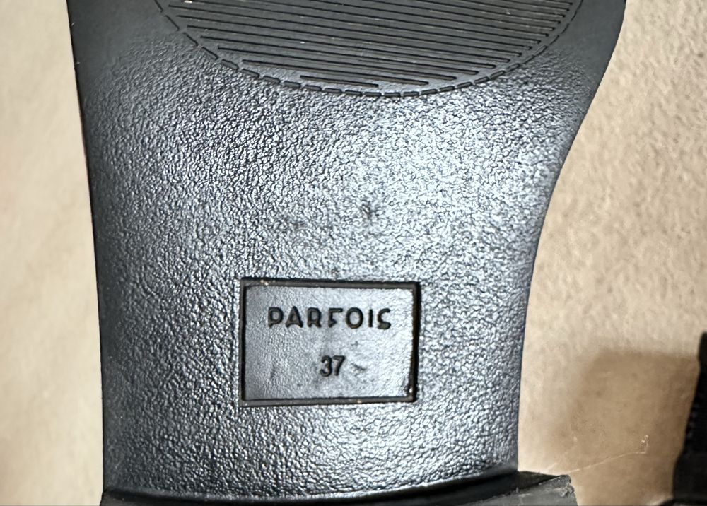Chelsea Боти, Parfois, 37 номер