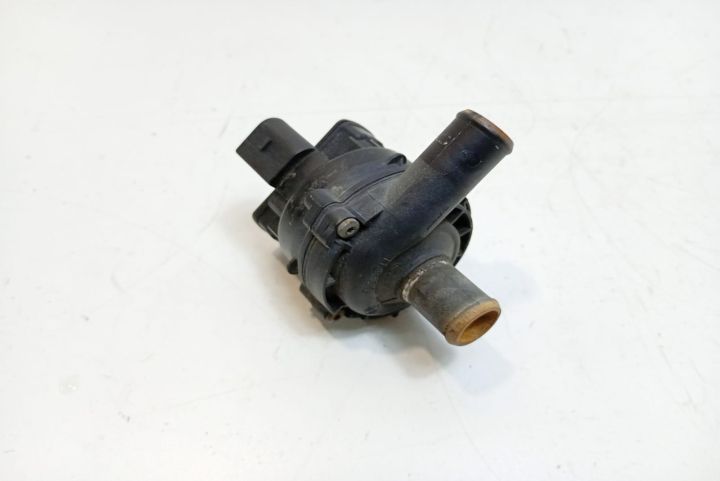 Pompa  recirculare apa  A2118350364 Volkswagen VW Crafter prima gener