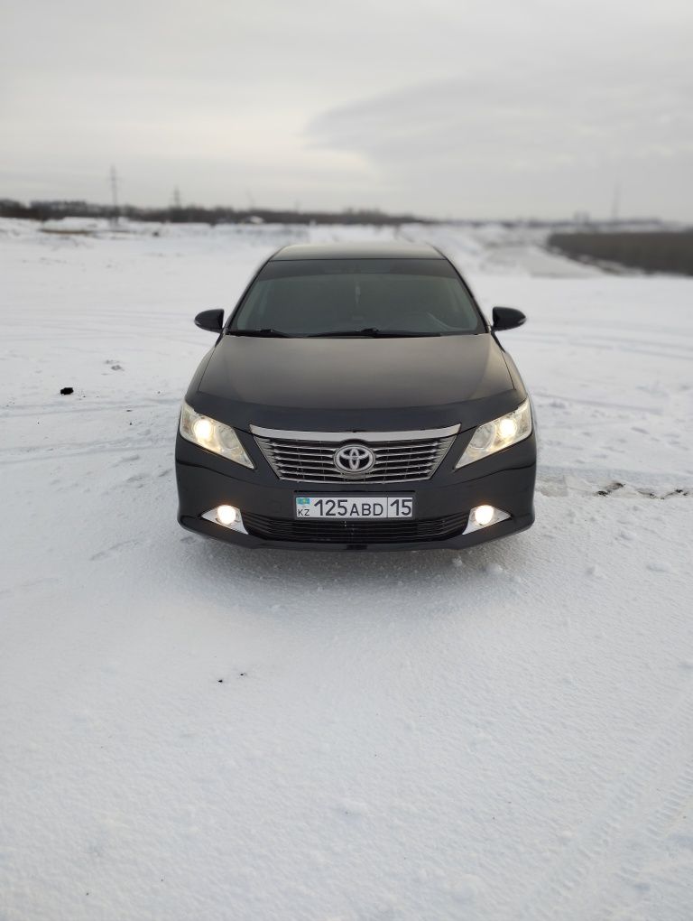 Продам машину Toyota Camry.