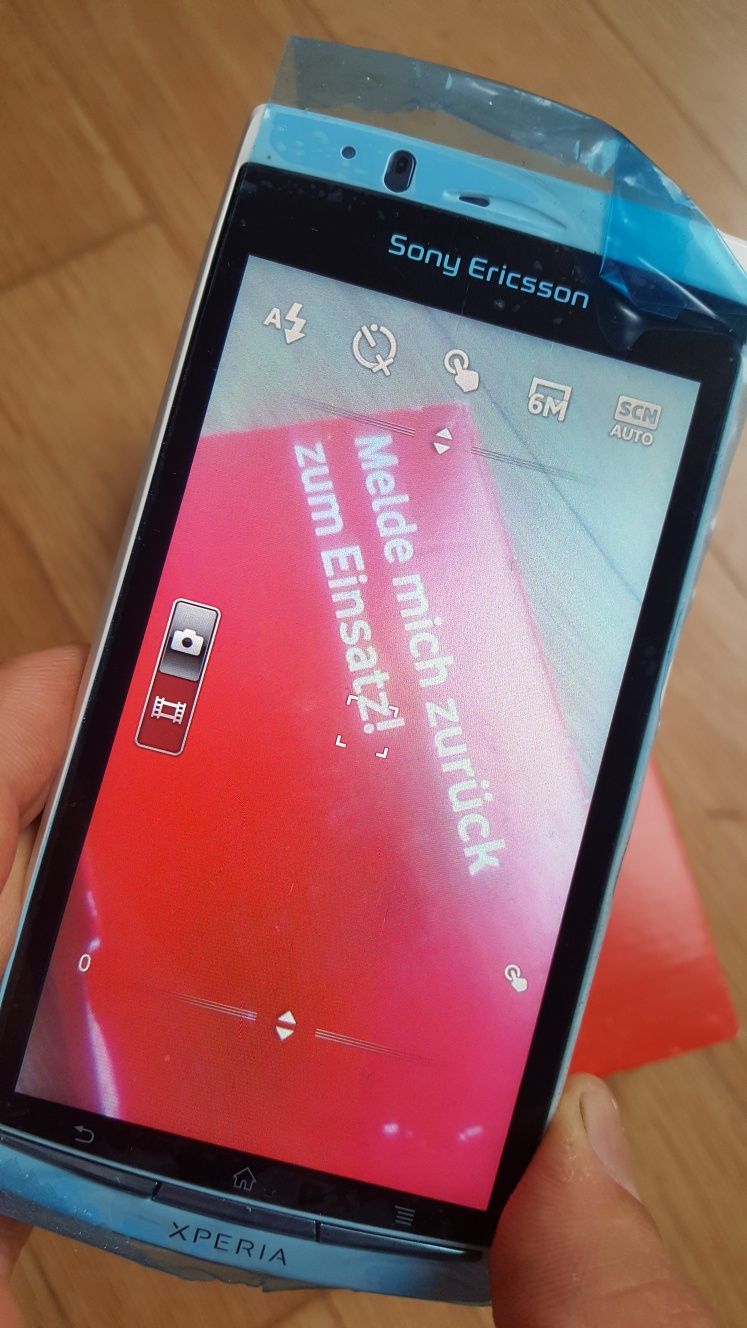 Sony Ericsson Xperia Arc чисто нов в кутия
