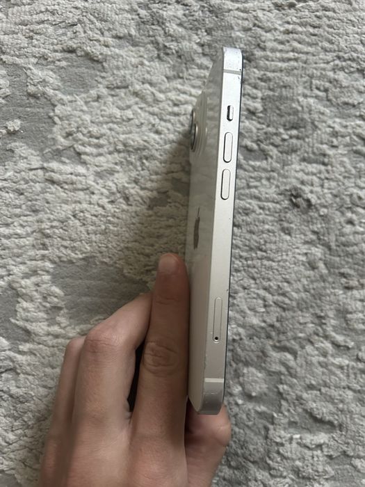 Продавам iphone 14