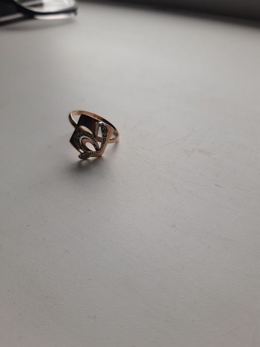 Продам золотое кольцо