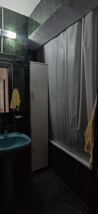 De închiriat apartament cu 3 camere