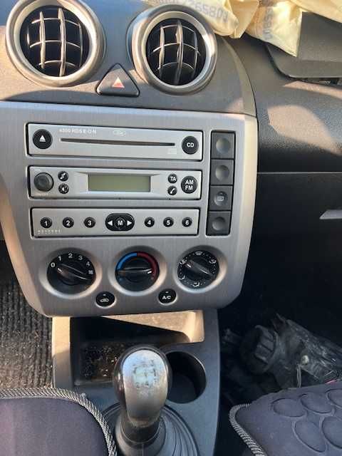 Dezmembrez Ford Fiesta 2004 1.3 benzina 51kw 70cp,A9JA