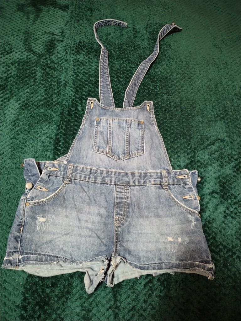 Salopete denim   in stare foarte buna  .