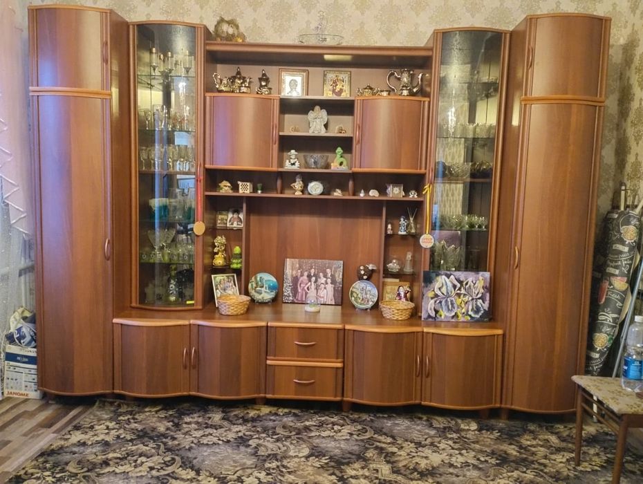 Стенка в отличном состоянии