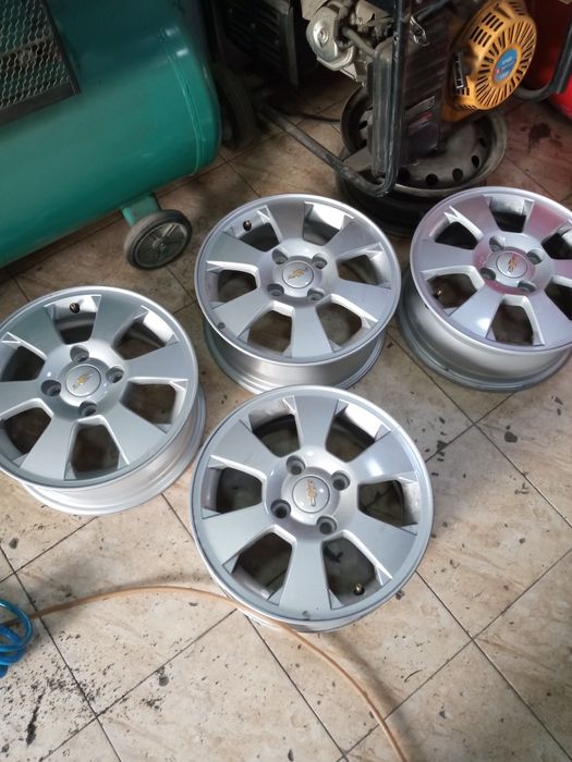 R15 Jentra orginal Gm diska Sotiladi