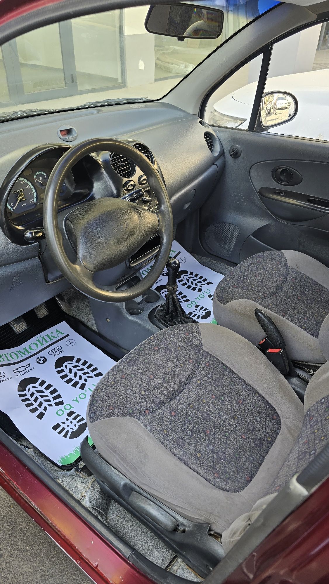 Matiz  kraskasi petnolari  bor Umar yoq