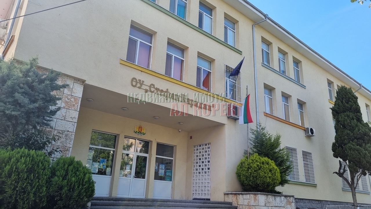 3-стаен тухлен апартамент с гараж , Варна-ХЕИ ,площ 125 кв. м.  цена
