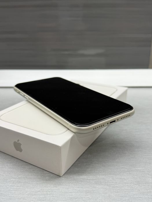 iPhone 11 White в перфектно състояние