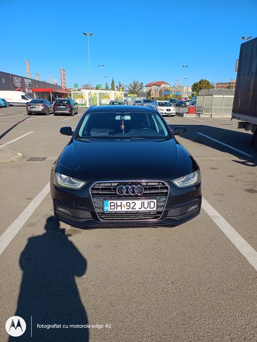 Vând Audi A4 B8 Avant 2.0 TDI