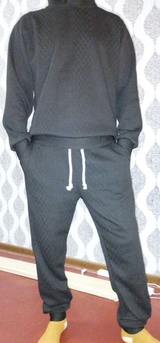 Новый зимний осенний спортивный комплект для мужчин.