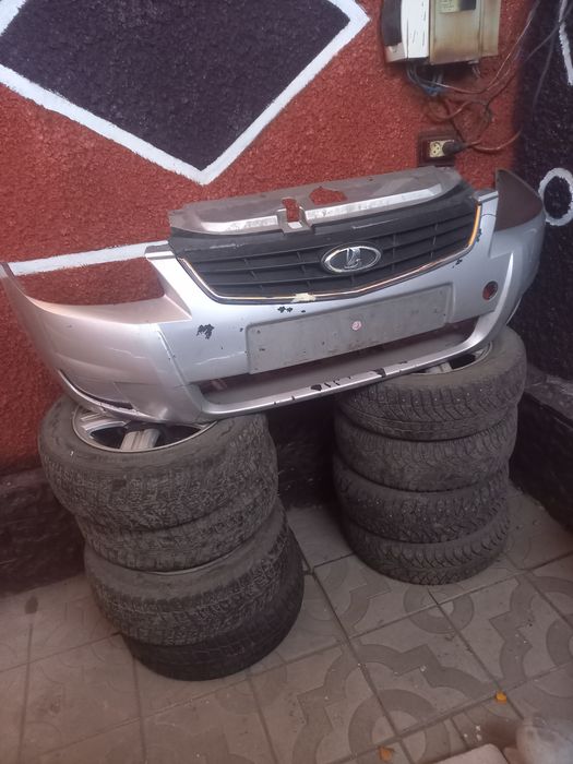 Продам.        Бампер.        Передний хтс