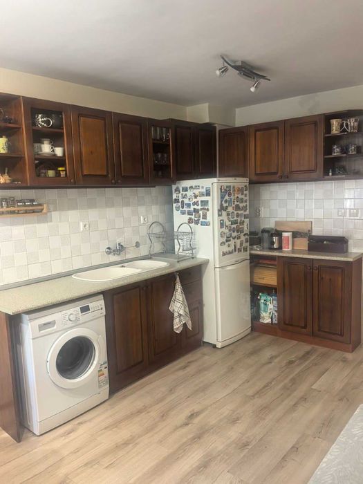 Мебели от масив дъб почти нови, без забележка!