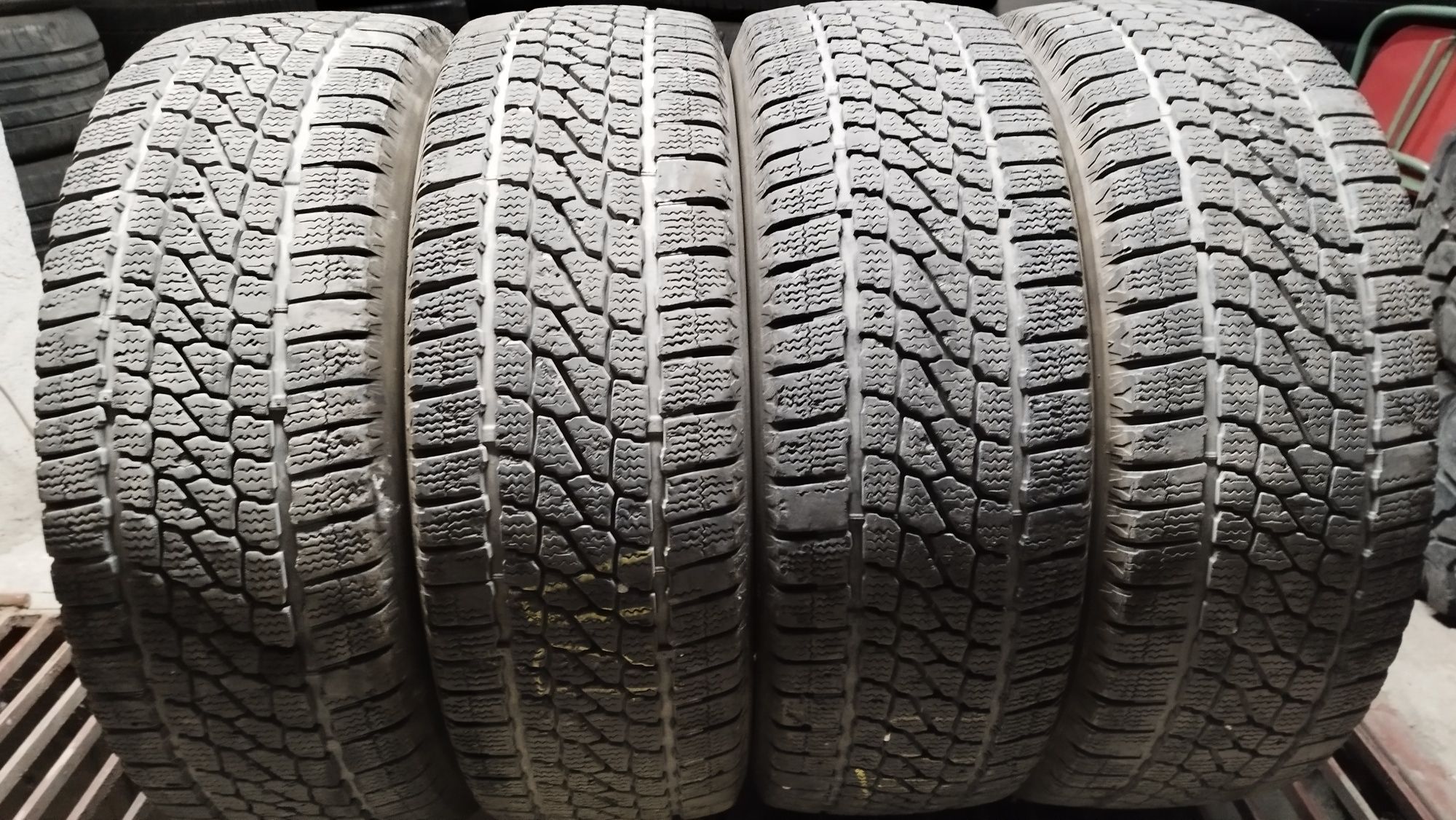 Firestone 235/65/16c