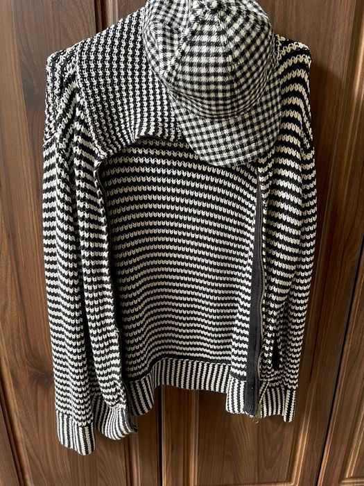 Set hanorac si sapca in carouri Zara