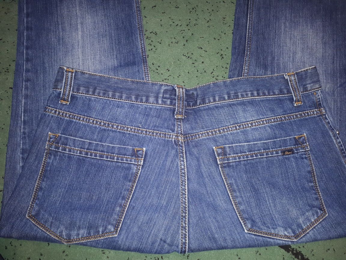 Продам брюки почти новые по 5  000 тенге, размеры 50 - 52, рост 4