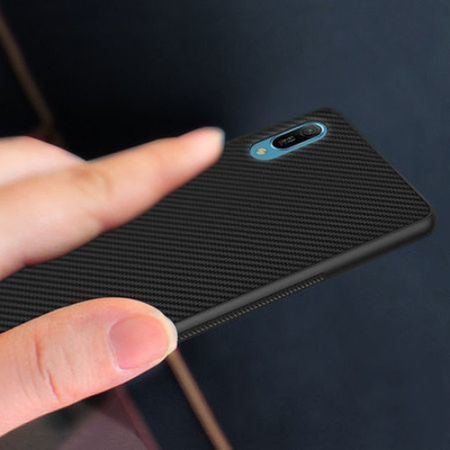 Husa pentru Huawei Y6 2019, GloMax Perfect Fit cu insertii de carbon