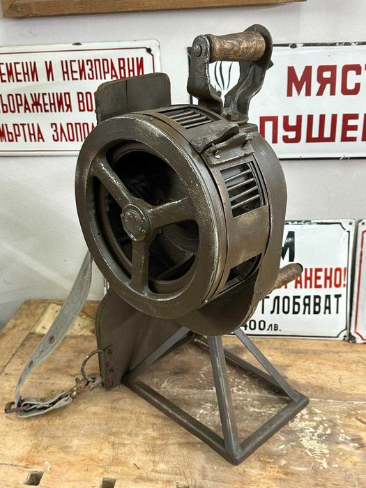 Ръчна Военна Сирена за Въздушна Тревога