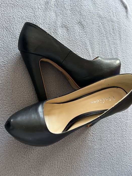 Дамски обувки черни пролет- есен