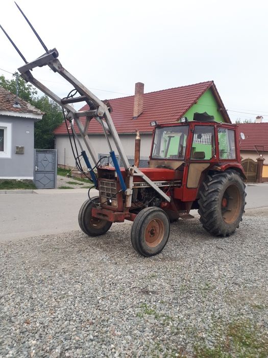 Încărcător pentru International 844 piese