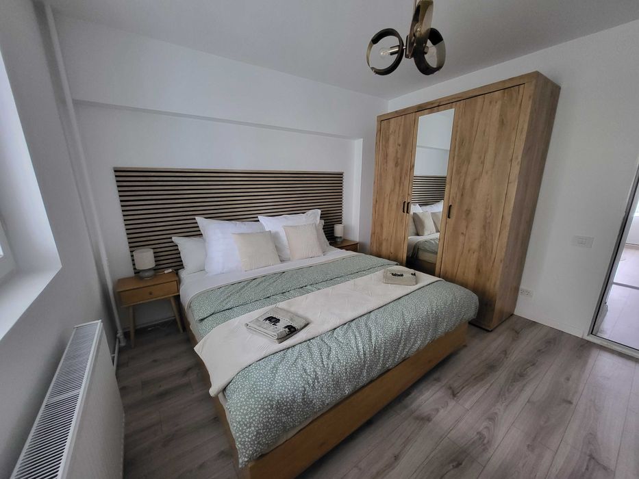 3 camere renovat 2025 - Prima închiriere-Piața Muncii-Parcare-centrala