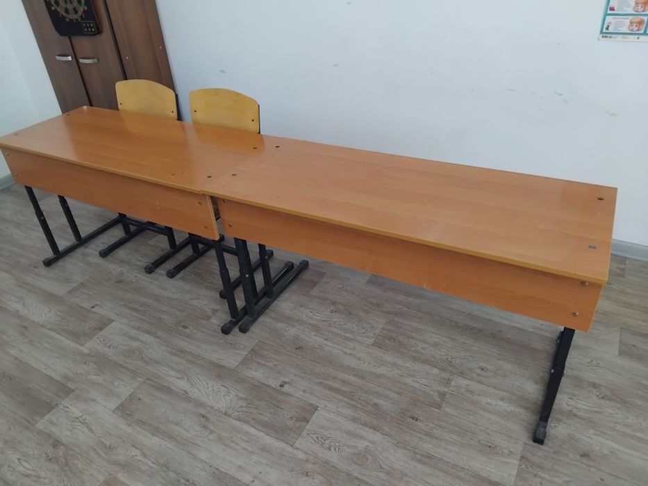 Продам 5 школьных парт