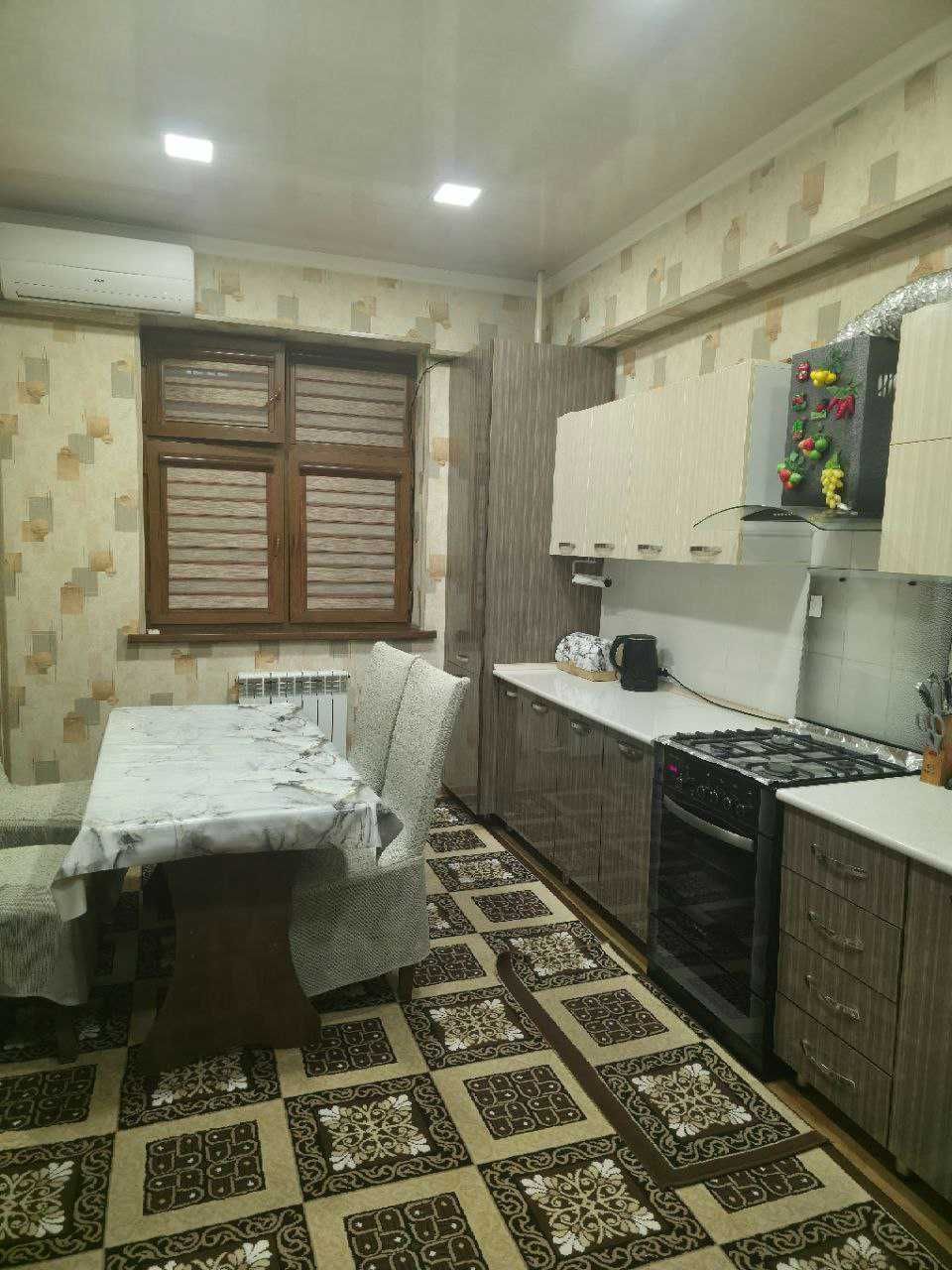 Дом в Нурафшоне перекресток Сагбон  (ориентир Probox) 130м², 4 комнаты