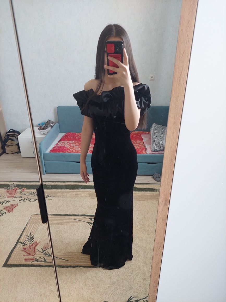 Вечерное платье обтягивающее