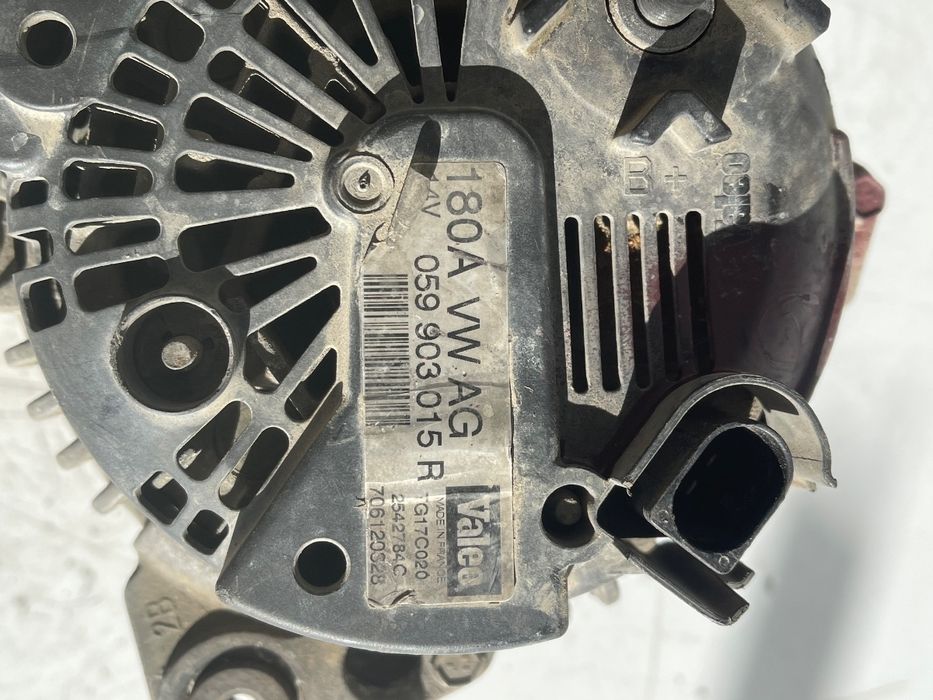 Alternator AUDI Q7 4LB 2006 - 2016 3.0 TDI quattro BUG 059903015R