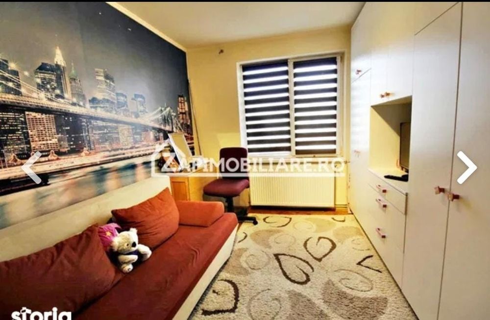 Inchiriez apartament cu 3 camere