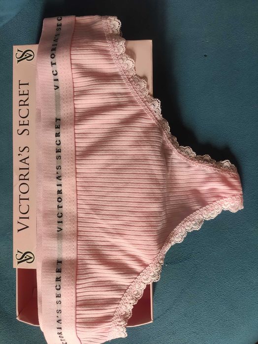 Дамско бельо Victoria’s Secret