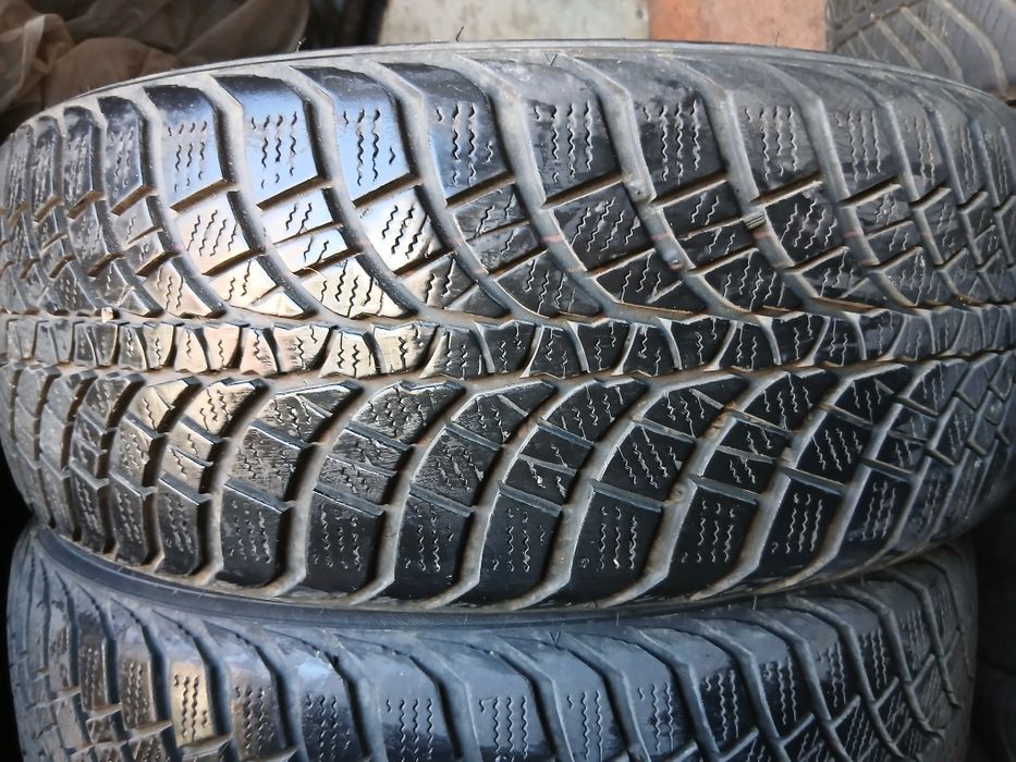 2 cauciucuri de iarna 215 55 r17 wintercraft
