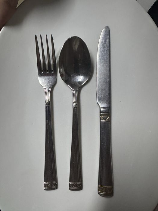 Продаю столовые приборы