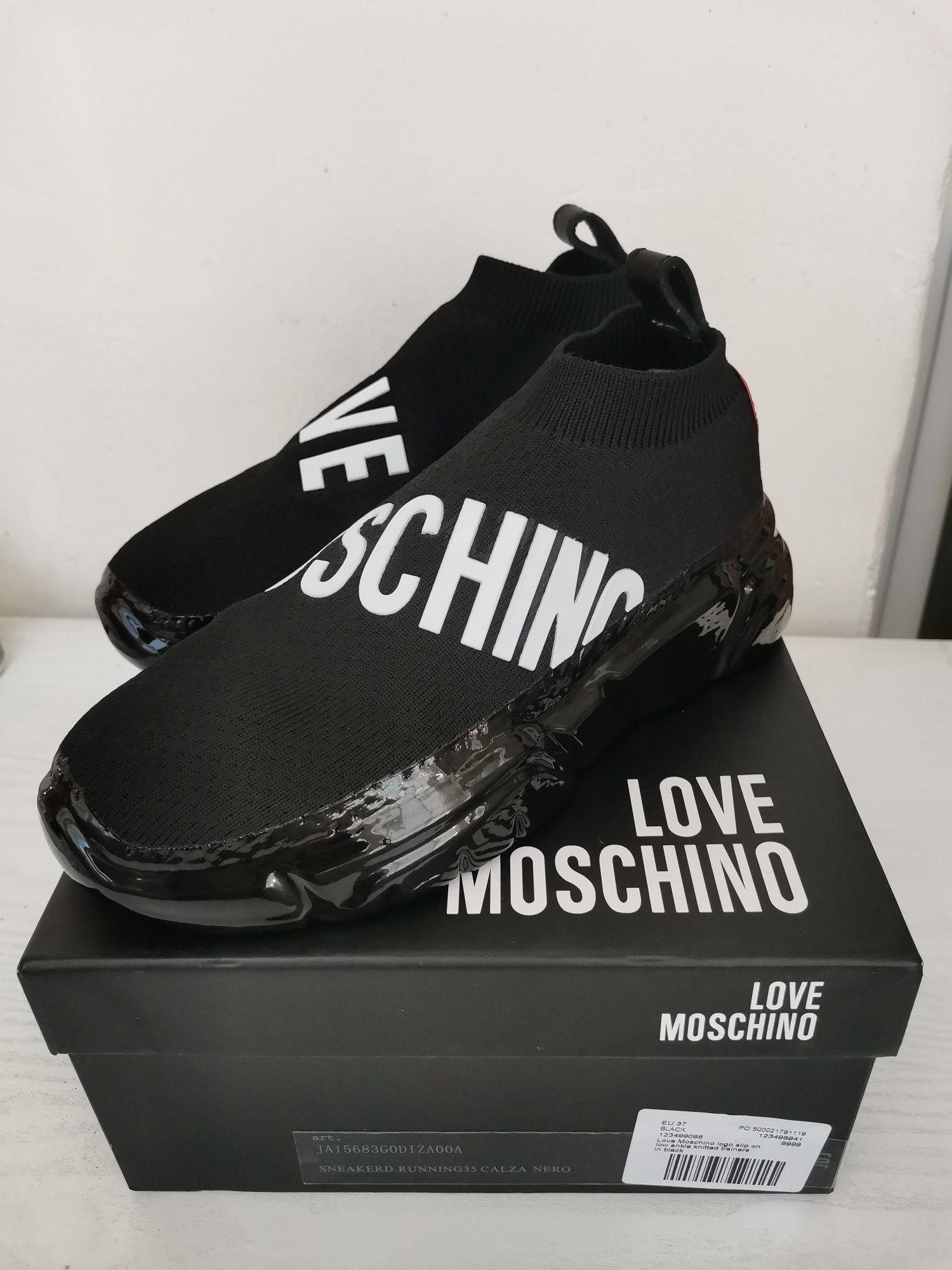 Нови обувки Love Moschino