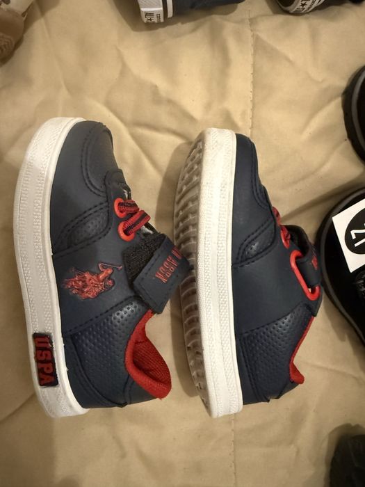 Продавам различни модели детски обувки