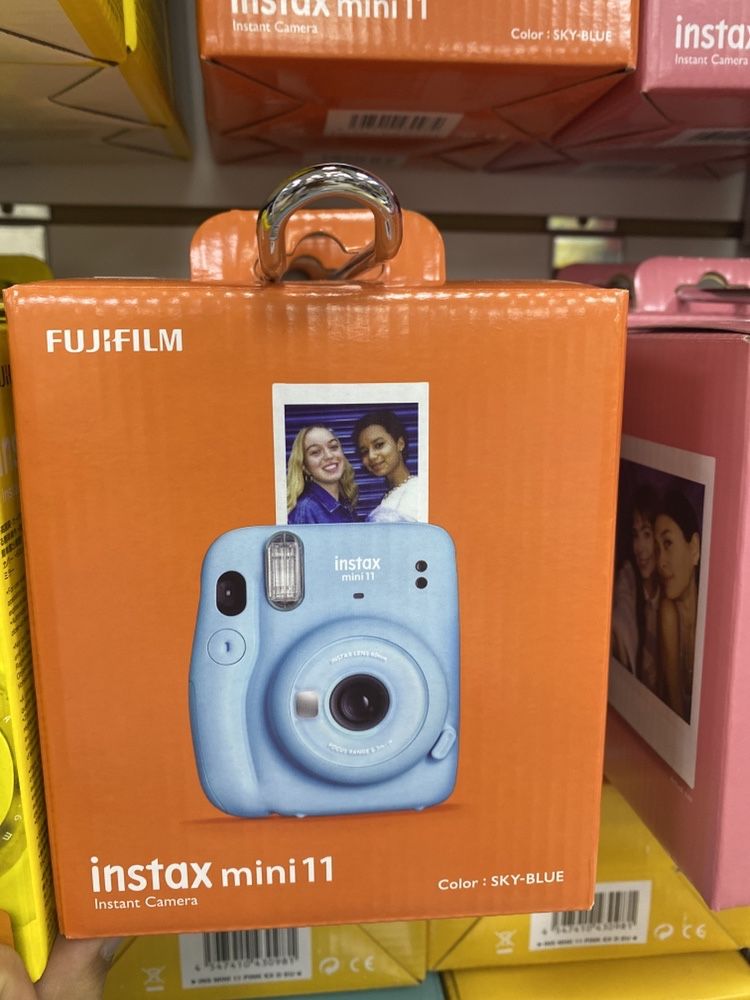 Фотоаппарат моментальной сьемки Instax mini 11 все цвета