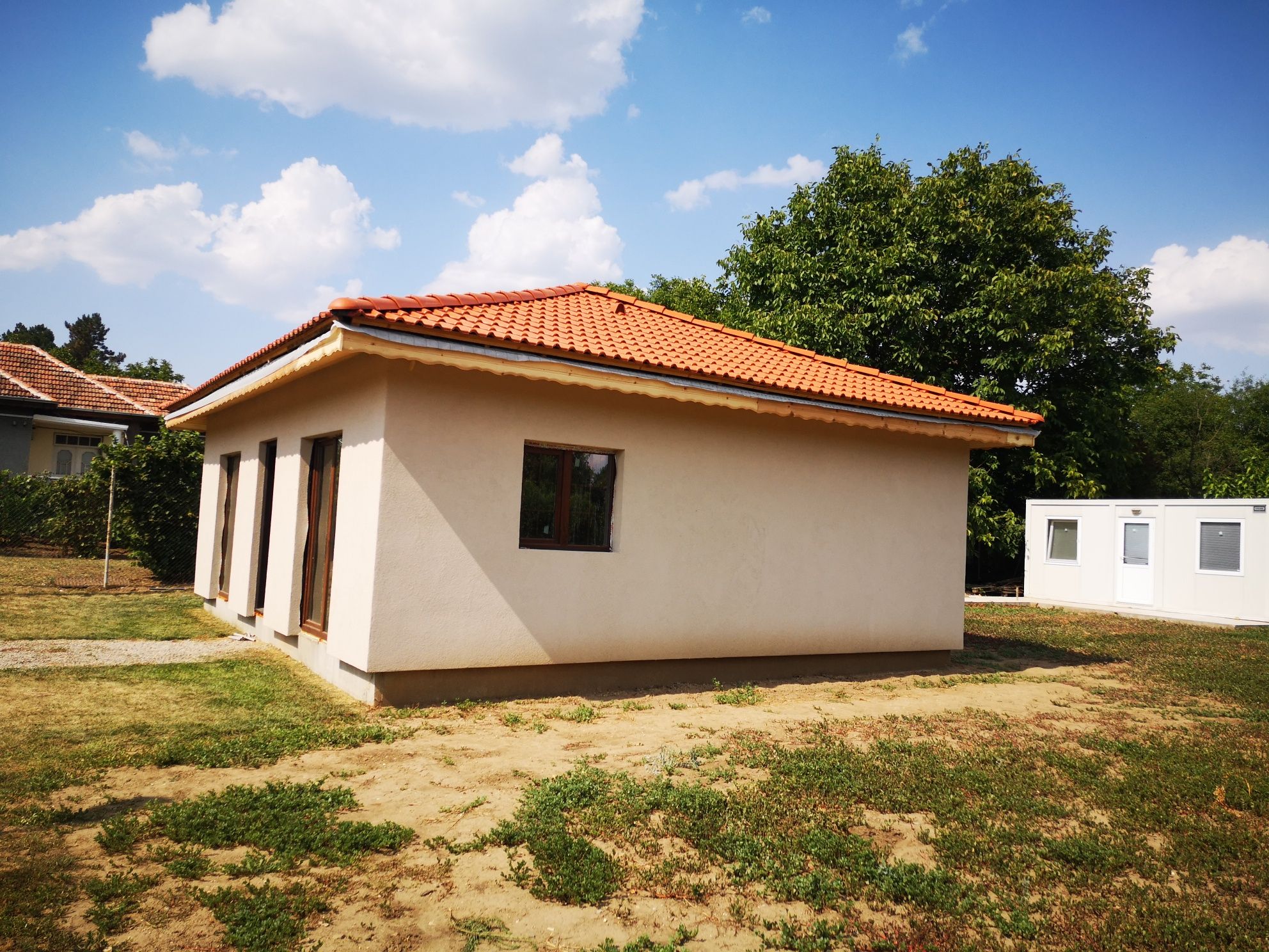 Продавам нова къща в село Бръшлен