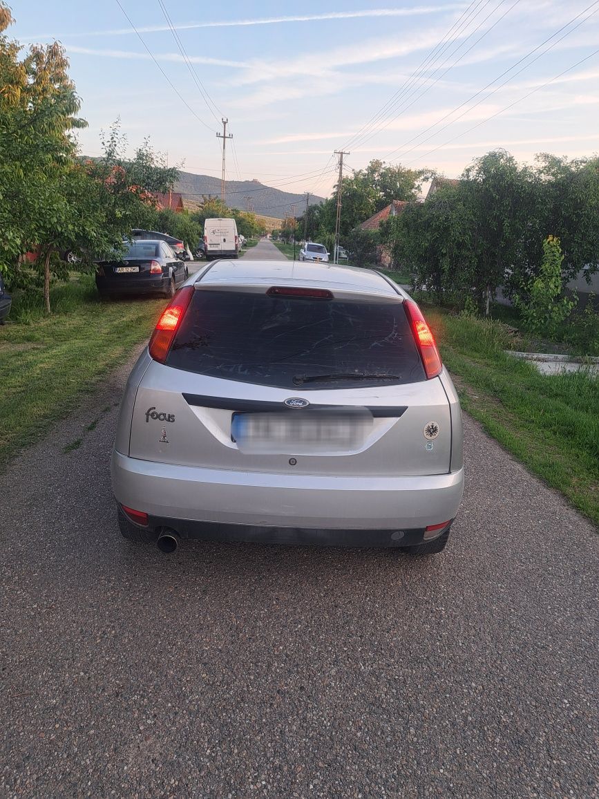 Ford Focus 1.6 i nu are acte doar copii 350€