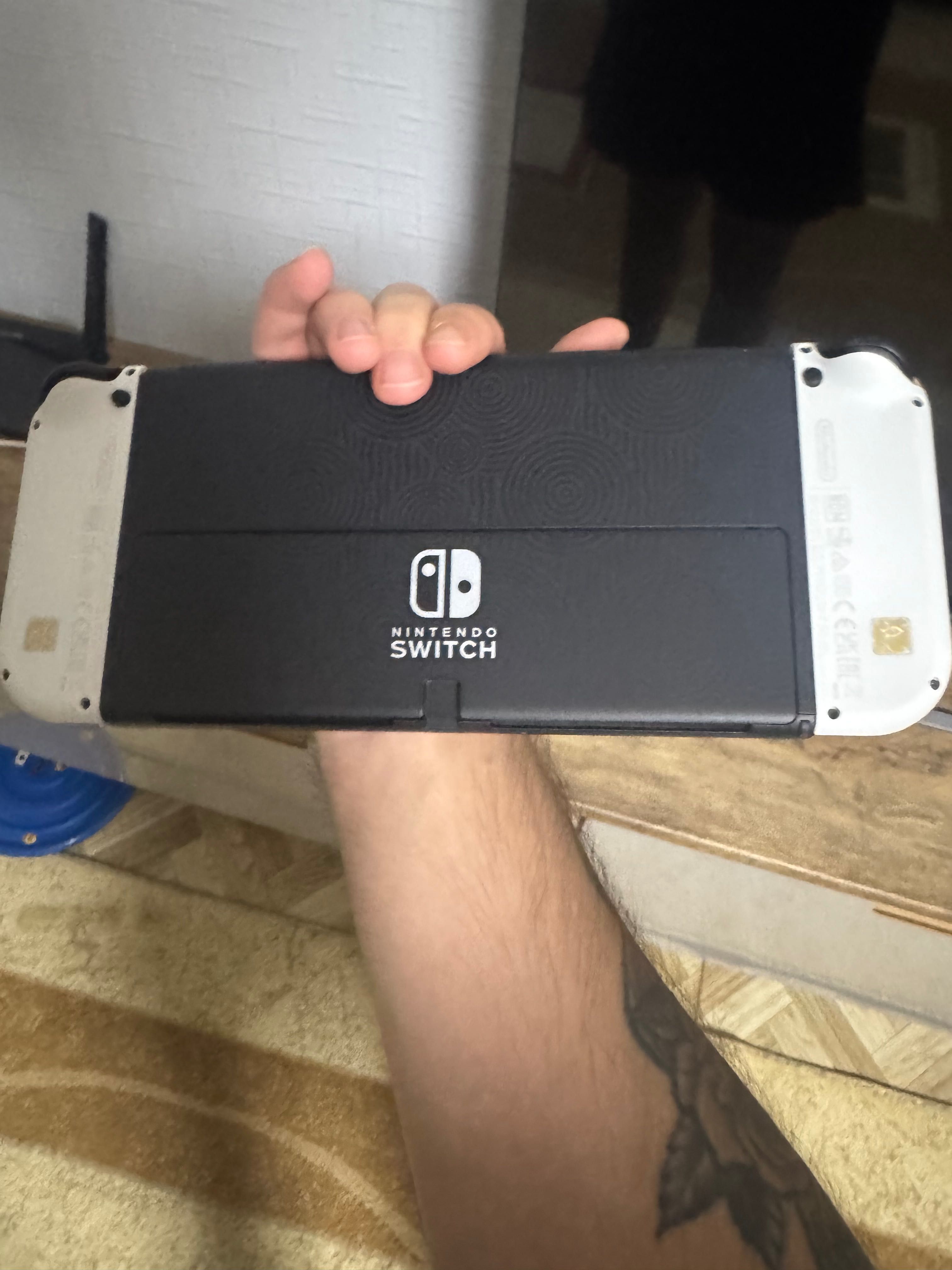Nintendo switch OLED Breath Of The Wild Edition