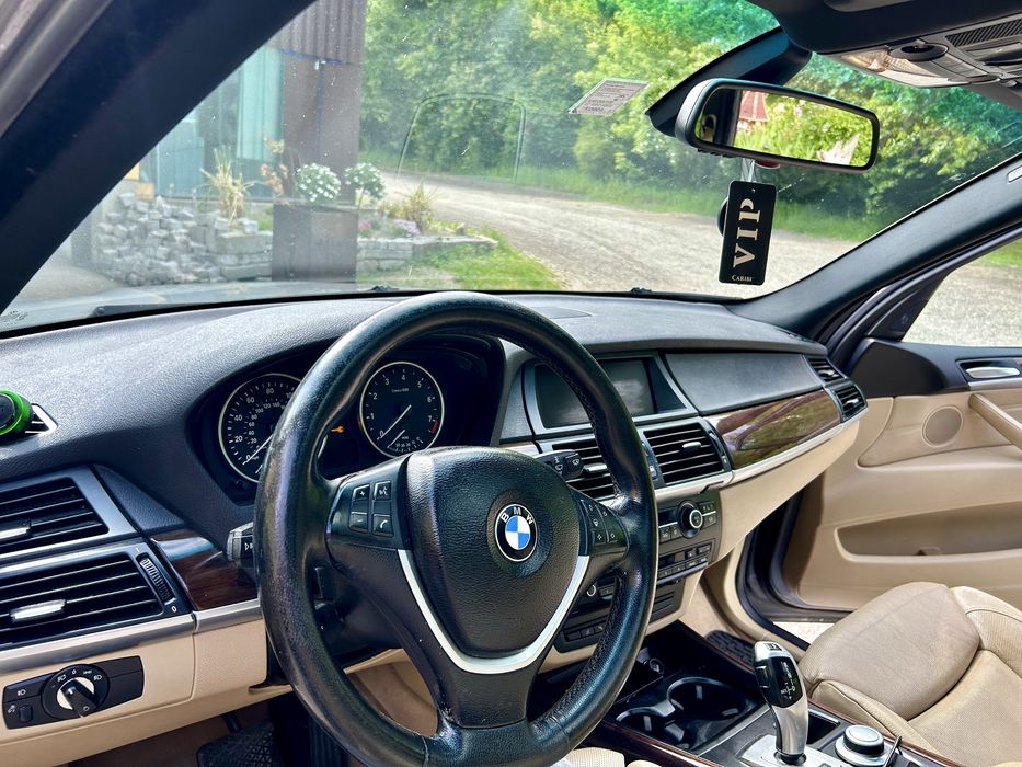 Bmw. X5 3.0 benzina . Model America